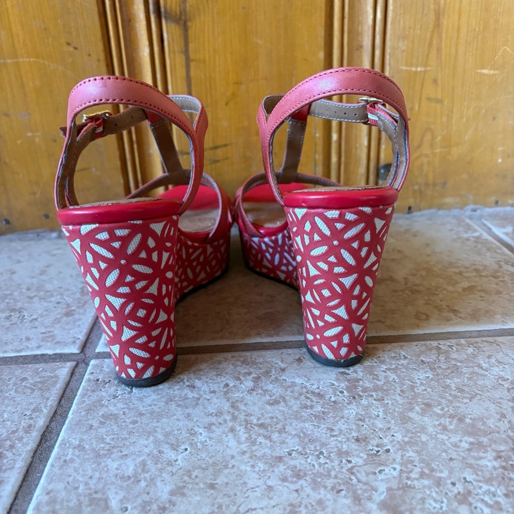 Clarks Pink Red Patterned Wedge Sandals - Picture 5 of 11